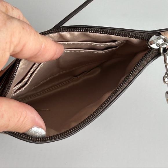 Coach Wristlet Payton Dream Brown Beige - Picture 5 of 13